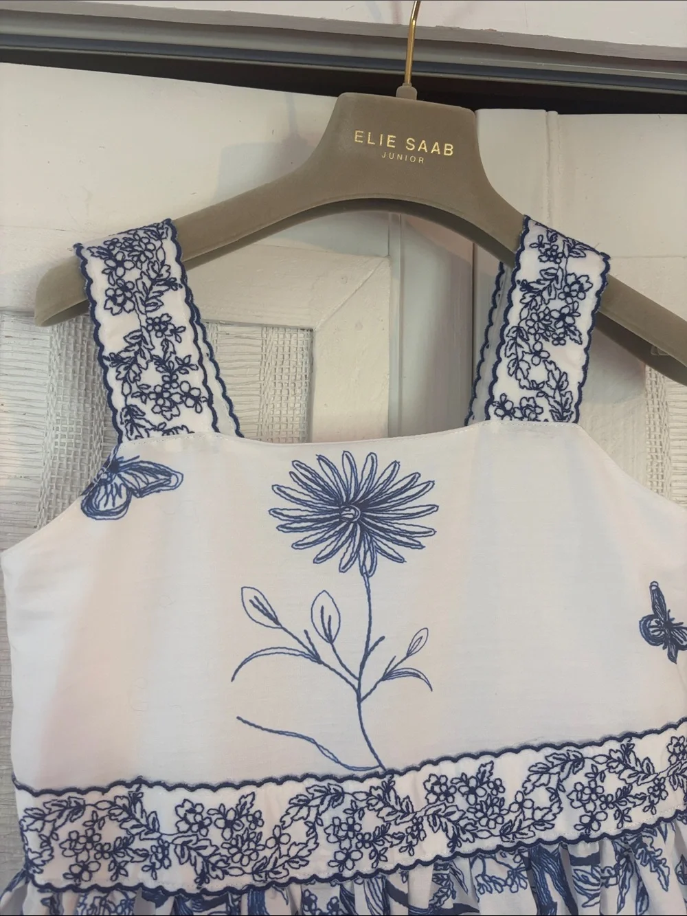 Elie Saab Girls Elegant White and blue floral Dress. NWT Size 6